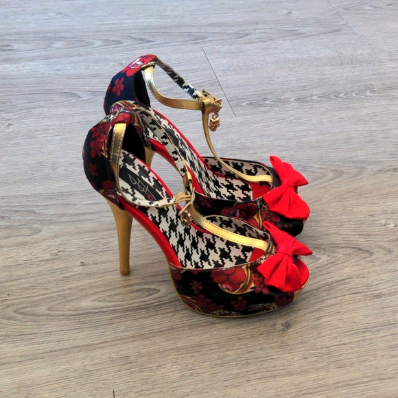 Platform pumps - Picture 1 of 2